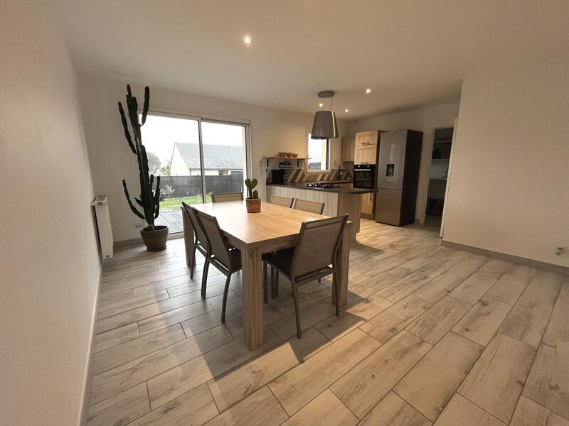 Maison - 93 m² - 4 pièces