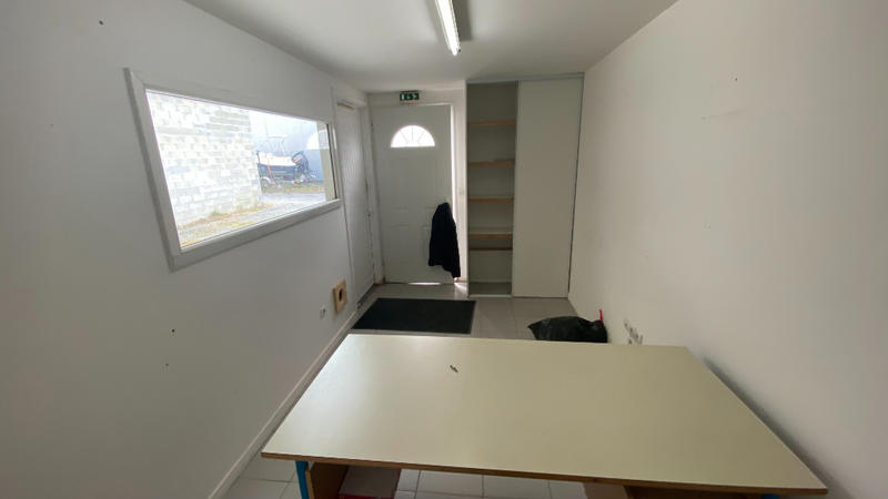Local d'activité / Entrepôt - 127 m²