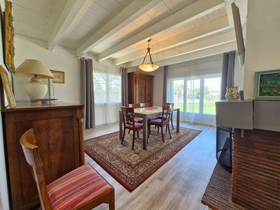 Maison - 215 m² - 7 pièces