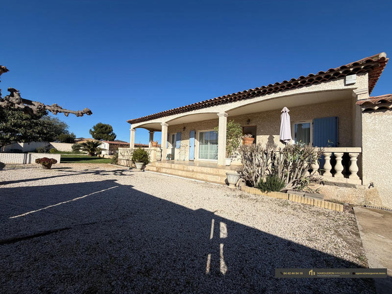 Maison - 95 m² - 4 pièces