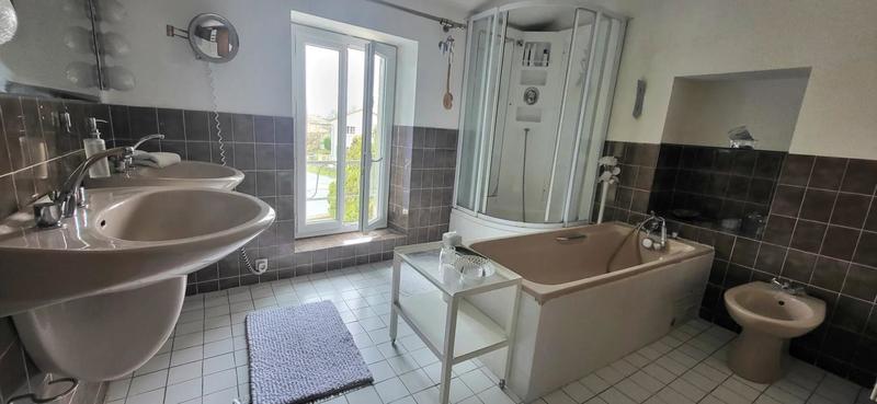 Maison de village - 210 m² - 5 pièces