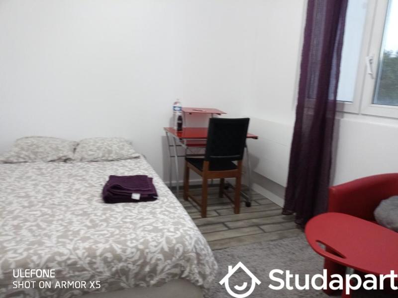 Chambre - 9 m² - 1 pièce