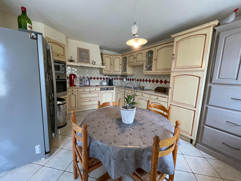 Maison - 259 m² - 9 pièces