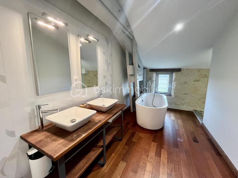 Corps de ferme - 371 m² - 9 pièces