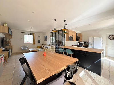 Maison - 88 m² - 4 pièces