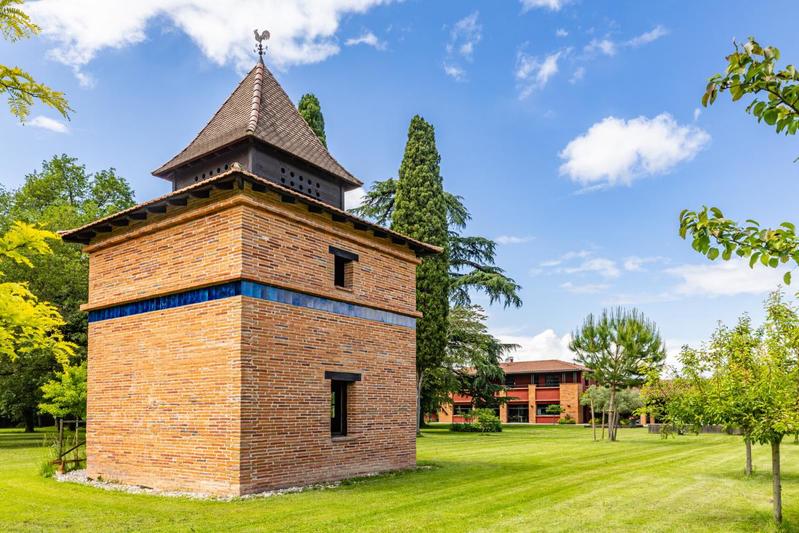 Propriété - 424 m² - 10 pièces