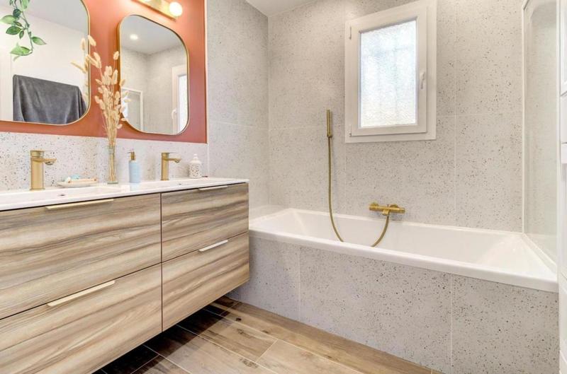 Propriété - 158 m² - 6 pièces