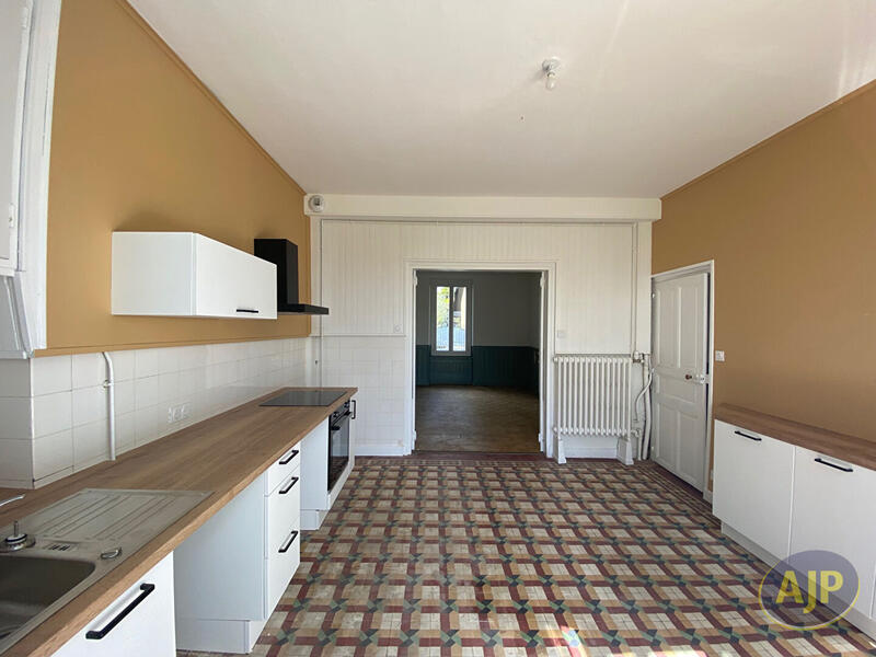 Maison - 167 m² - 8 pièces