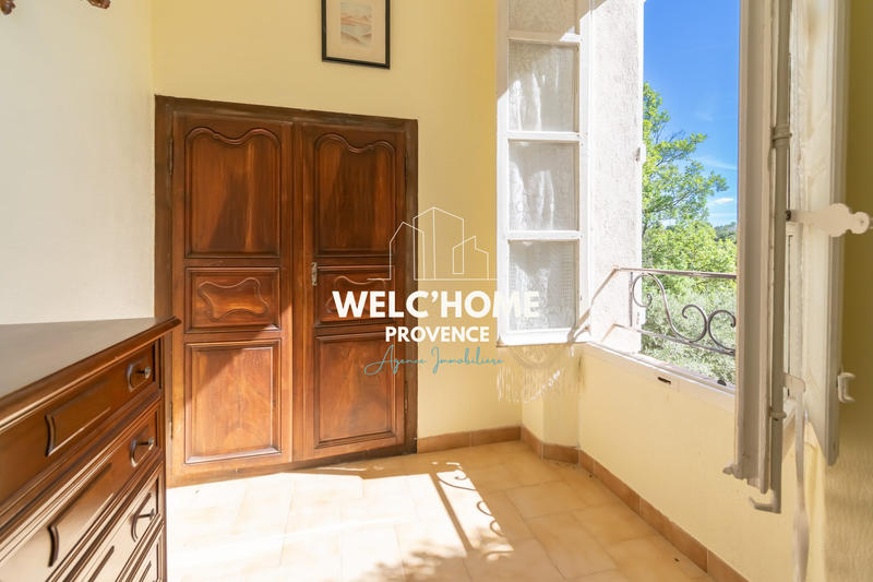 Maison - 181 m² - 9 pièces