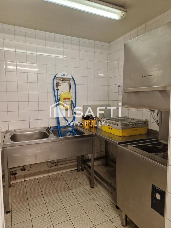 Local commercial - 200 m² - 4 pièces