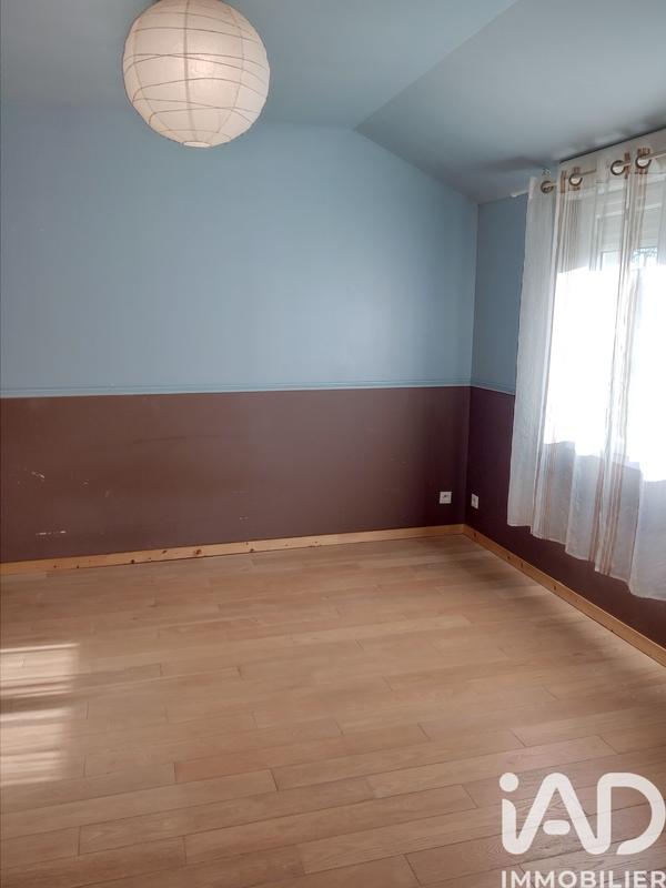 Maison - 235 m² - 10 pièces