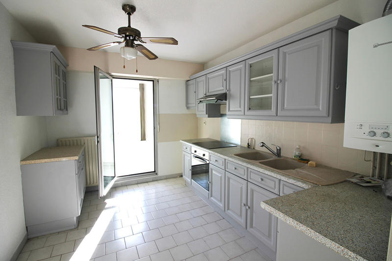 Appartement - 80 m² - 4 pièces