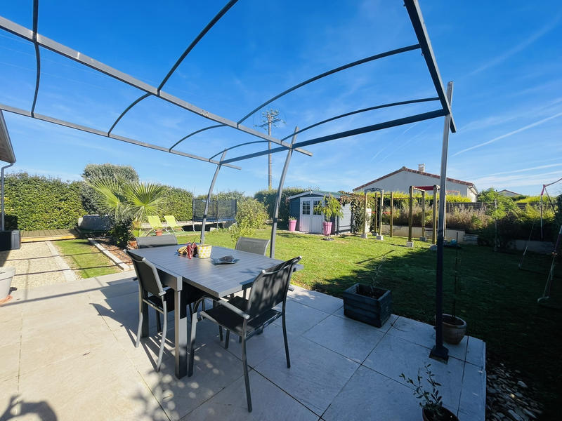 Maison - 95 m² - 5 pièces