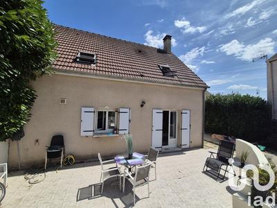 Maison - 92 m² - 5 pièces