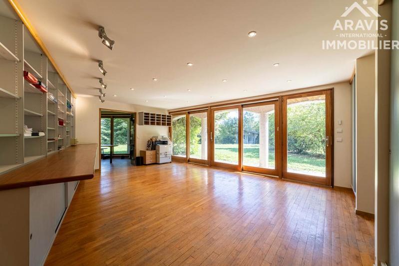 Demeure - 312 m² - 7 pièces