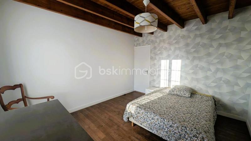 Maison en pierre - 197 m² - 9 pièces