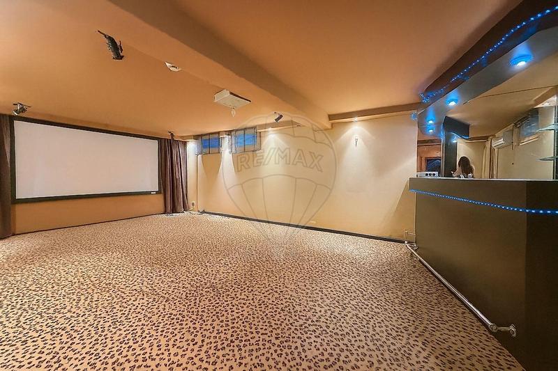 Chaumière - 170 m² - 8 pièces