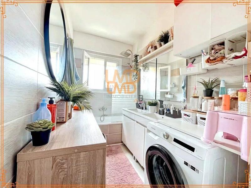 Appartement - 90 m² - 4 pièces