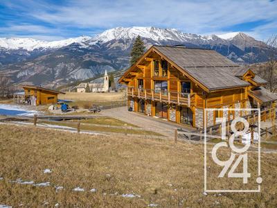Châlet - 338 m² - 10 pièces