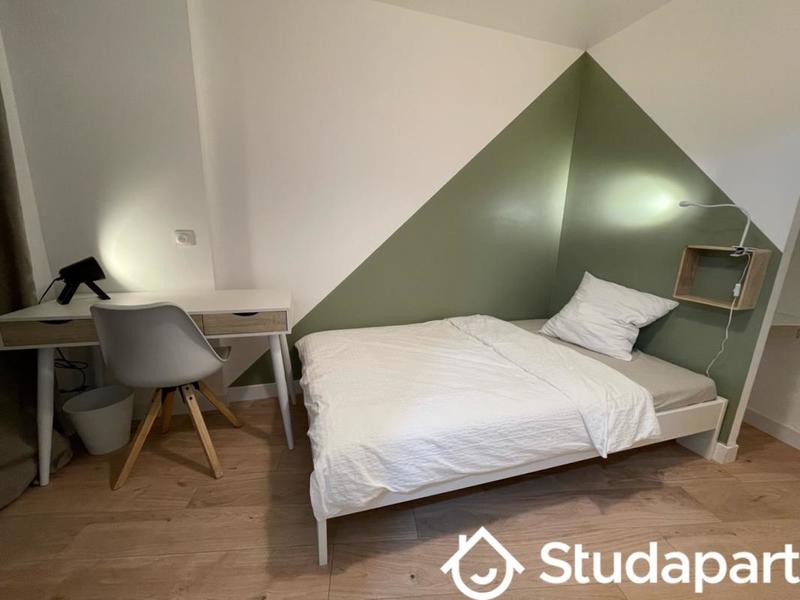 Chambre - 11 m² - 1 pièce