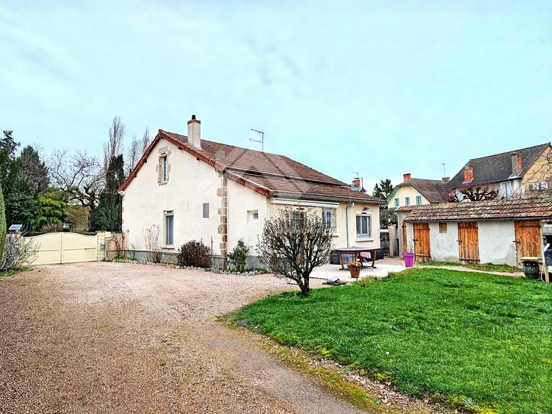 Maison - 110 m² - 4 pièces