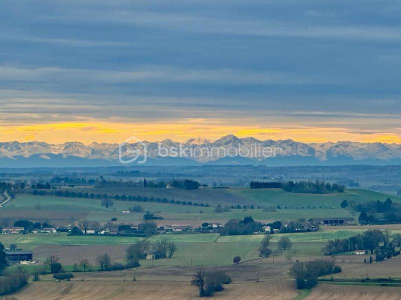 Demeure - 360 m² - 13 pièces