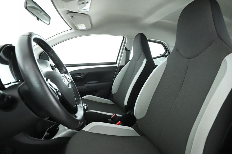 Toyota Aygo 1.0 Vvt-i X-Play 5p 69 ch