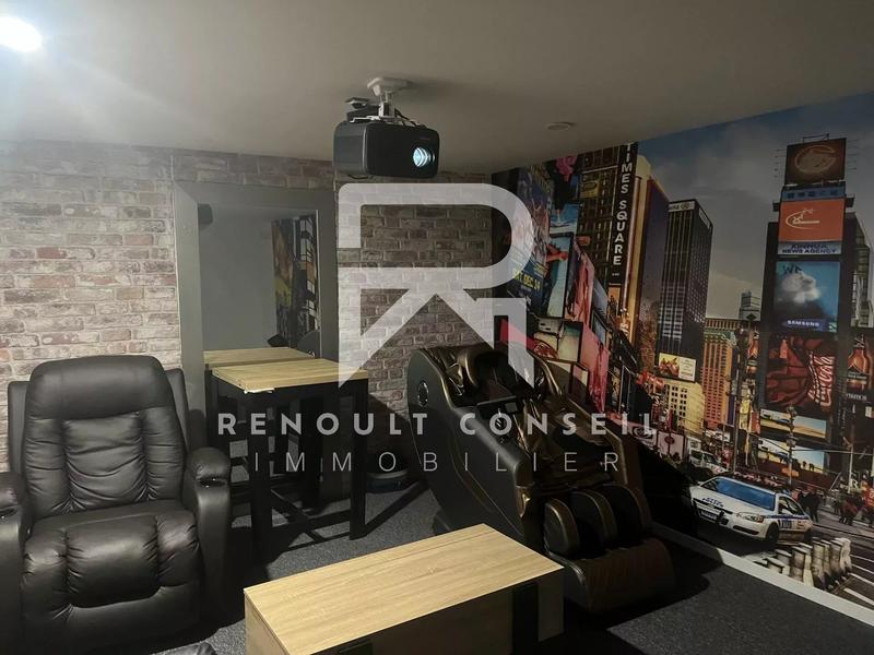 Maison - 240 m² - 9 pièces