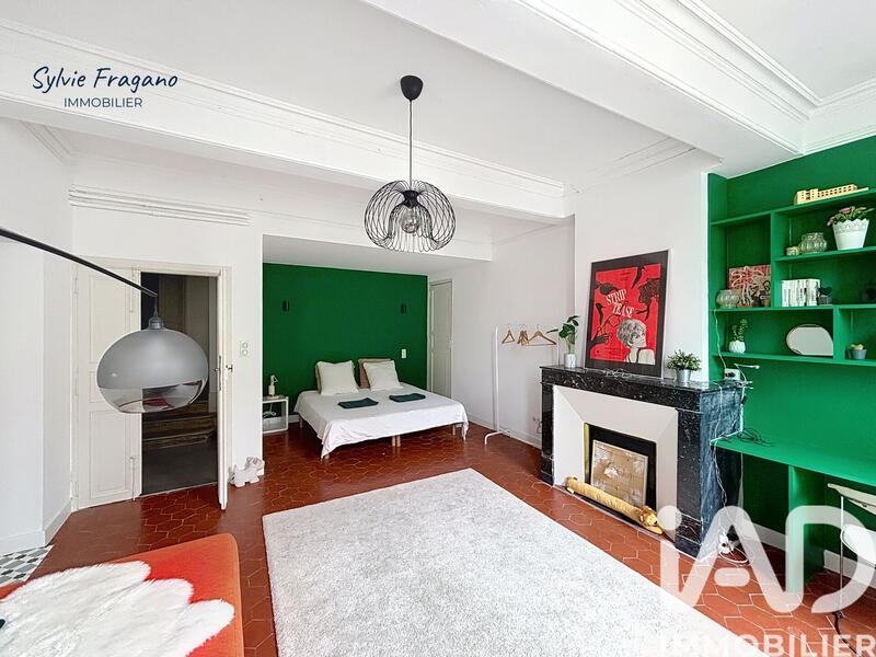 Maison - 440 m² - 11 pièces