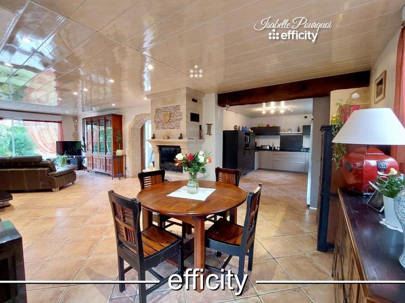 Maison - 215 m² - 6 pièces