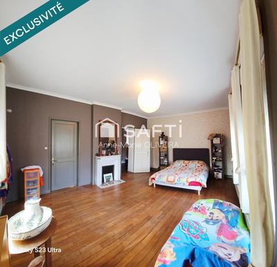 Maison - 280 m² - 10 pièces