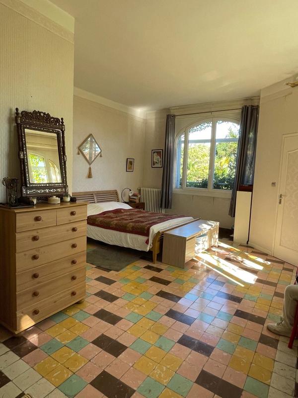 Maison - 250 m² - 7 pièces