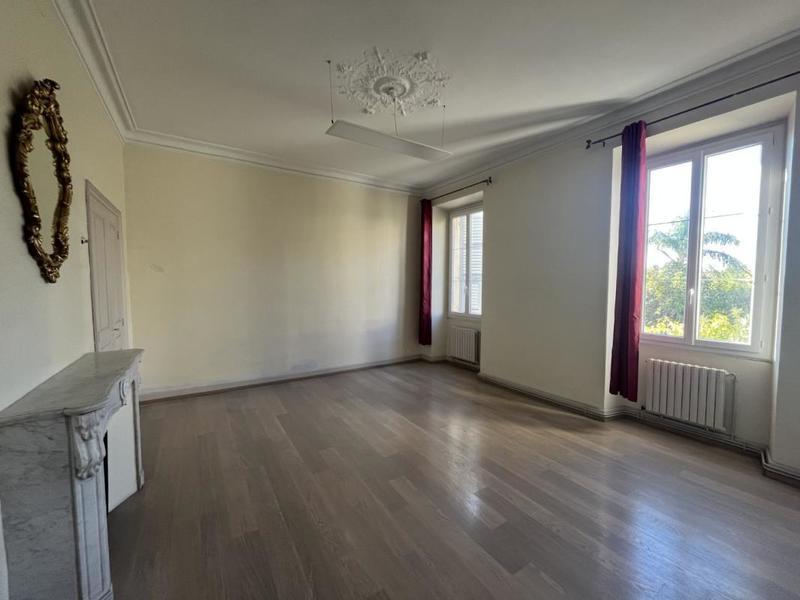 Appartement - 169 m² - 7 pièces
