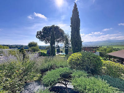 Villa - 262 m² - 10 pièces