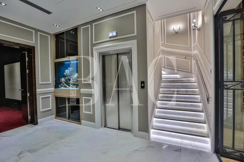 Villa - 1 000 m² - 22 pièces