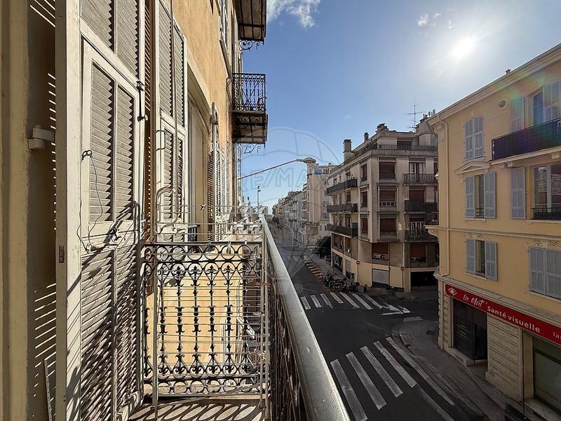 Appartement - 93 m² - 4 pièces