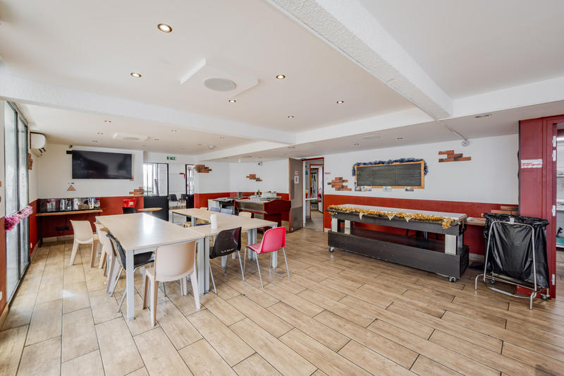 Immeuble - 1 465 m² - 60 pièces