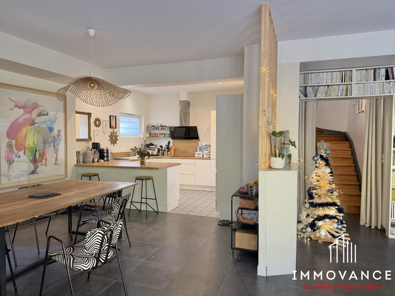 Villa - 225 m² - 8 pièces