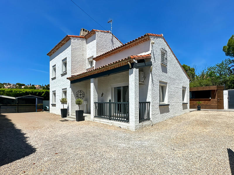 Maison - 121 m² - 5 pièces
