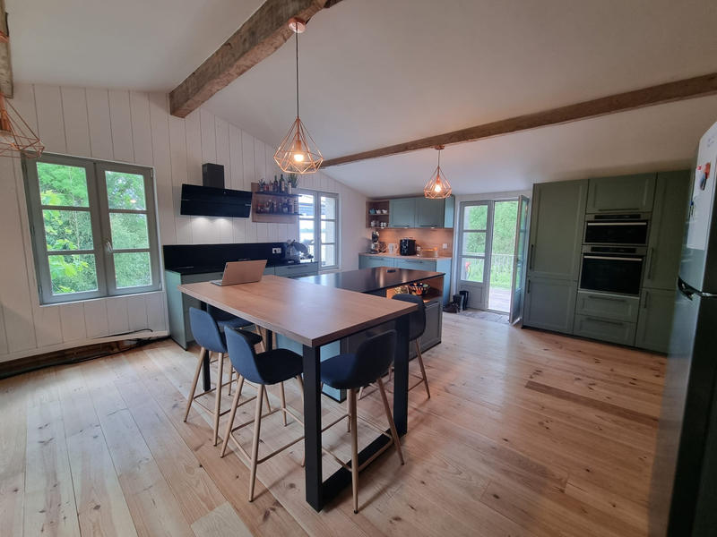 Maison - 268 m² - 8 pièces