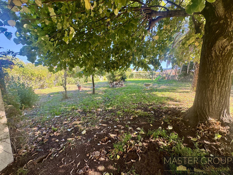 Maison - 208 m² - 9 pièces