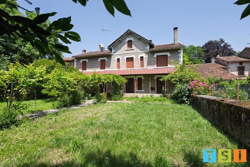 Maison bourgeoise - 250 m² - 8 pièces