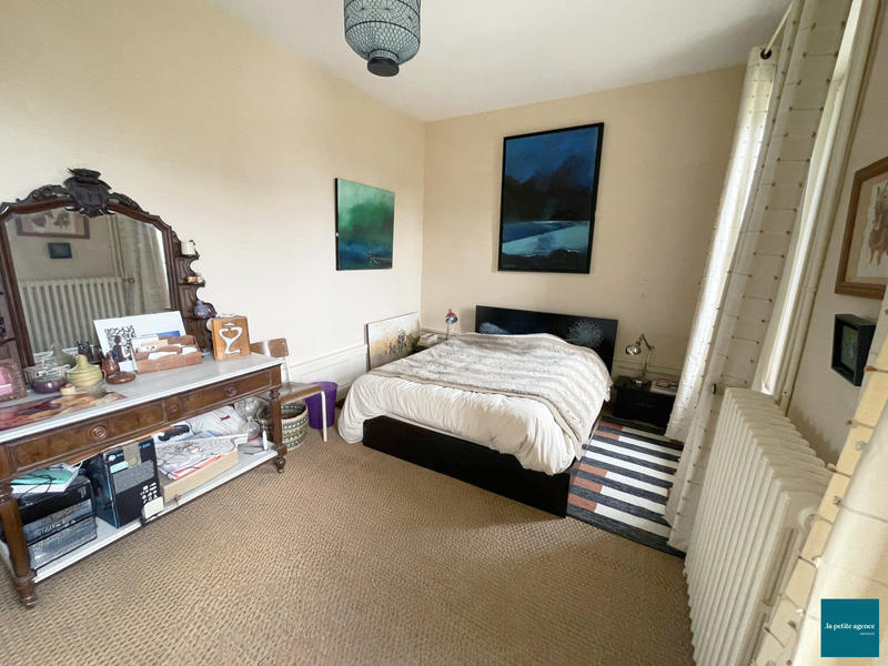 Maison - 224 m² - 8 pièces