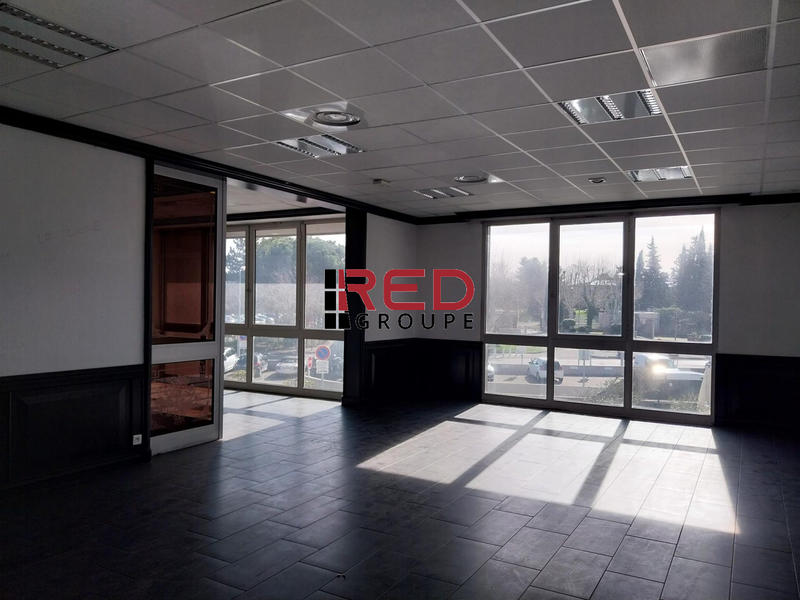 Local commercial - 477 m²