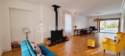 Maison de maîtres - 241 m² - 6 pièces