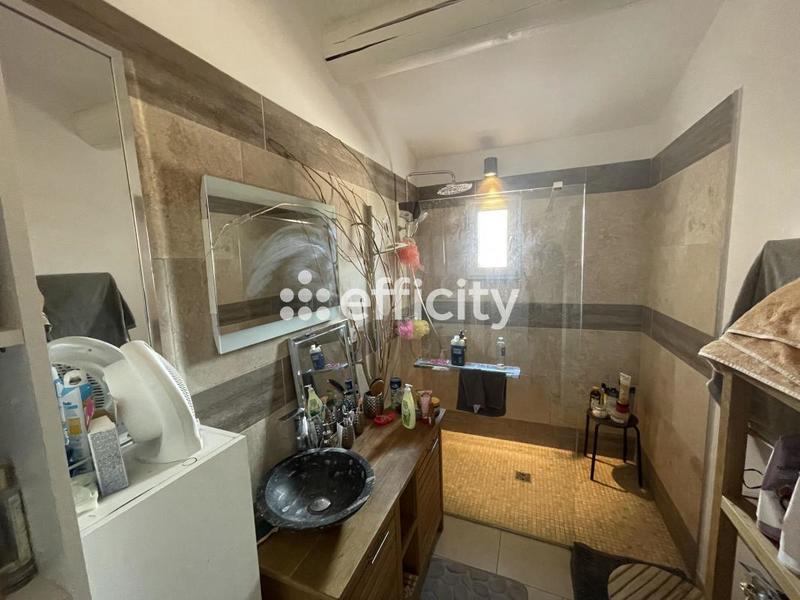 Maison - 240 m² - 11 pièces