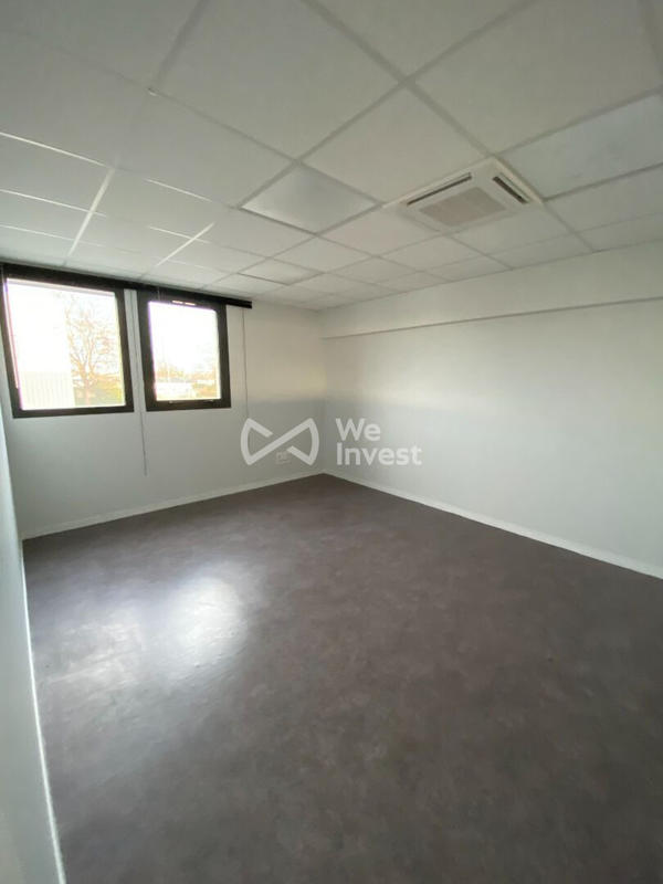 Local commercial - 1 219 m²