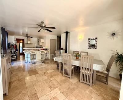 Maison - 141 m² - 7 pièces