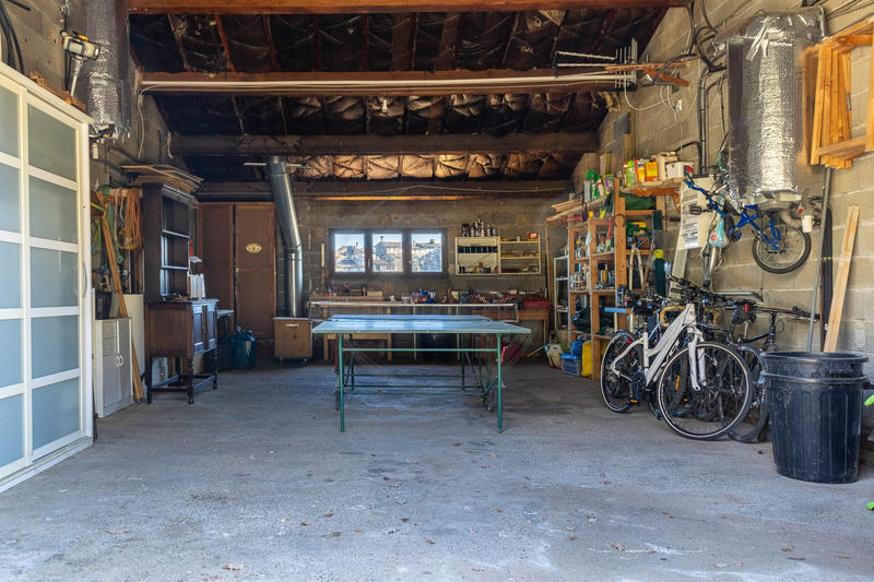 Maison - 235 m² - 12 pièces