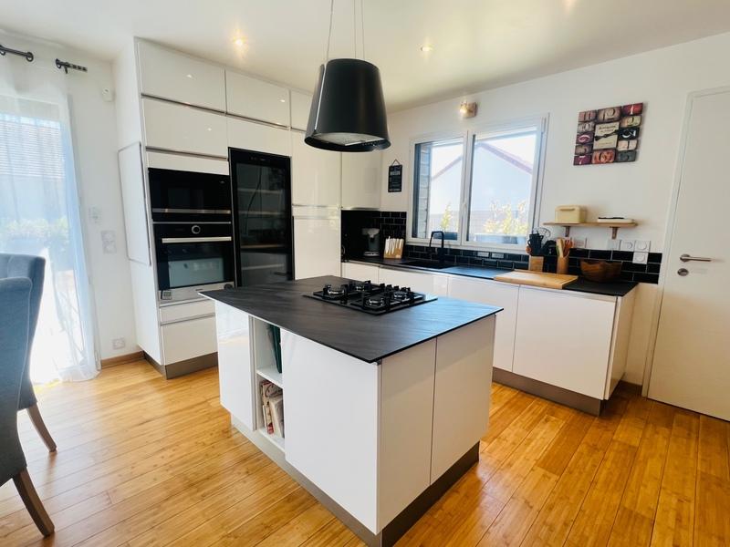 Maison - 99 m² - 4 pièces